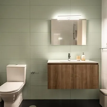 Whome Chic 2-Bed Near Santos & Alcantara Perfect For Families & Couples Lisbon Exterior photo