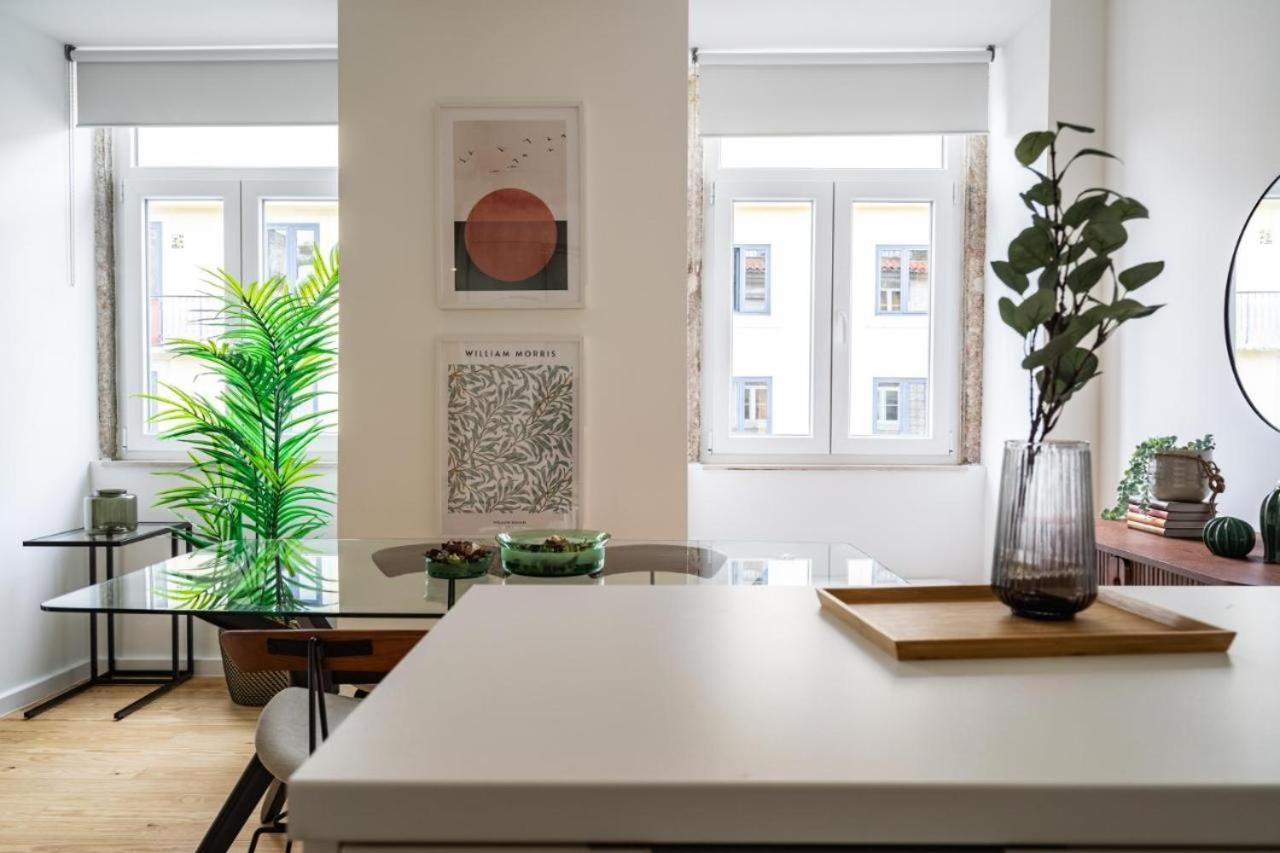 Whome Chic 2-bed Near Santos & Alcantara Perfect For Families & Couples Apartament Lizbona