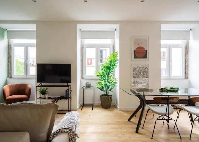 Whome Chic 2-Bed Near Santos & Alcantara Perfect For Families & Couples