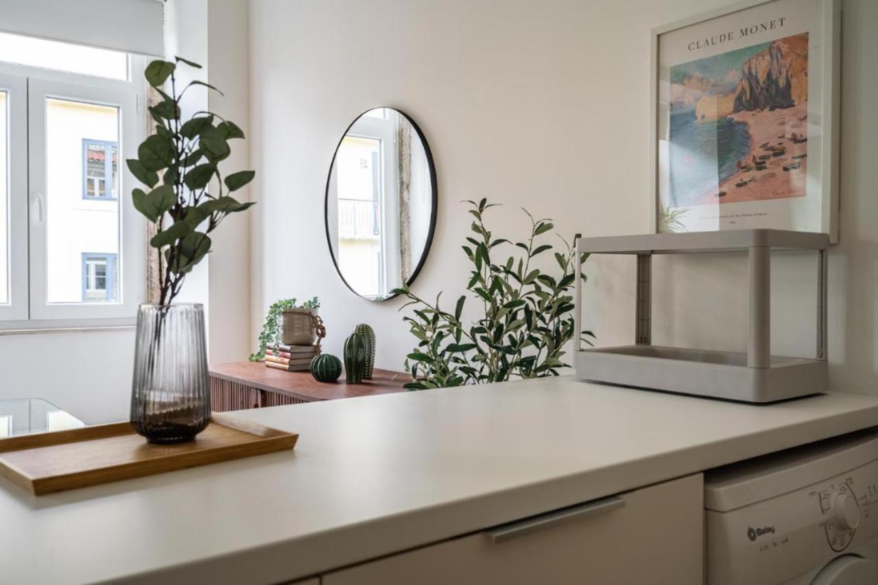 Whome Chic 2-bed Near Santos & Alcantara Perfect For Families & Couples * Lisbon